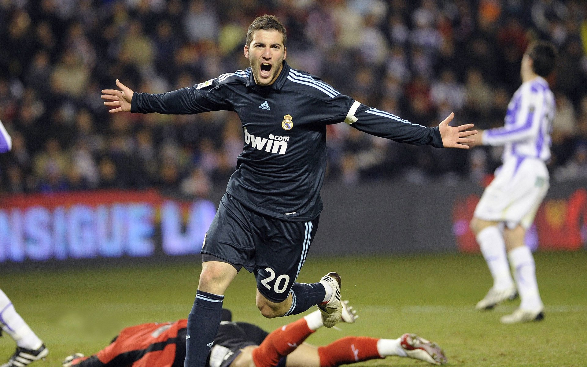 波尔势如破竹！他如尖刀凿穿北欧防线，法国队完胜瑞典奏响冠军序曲