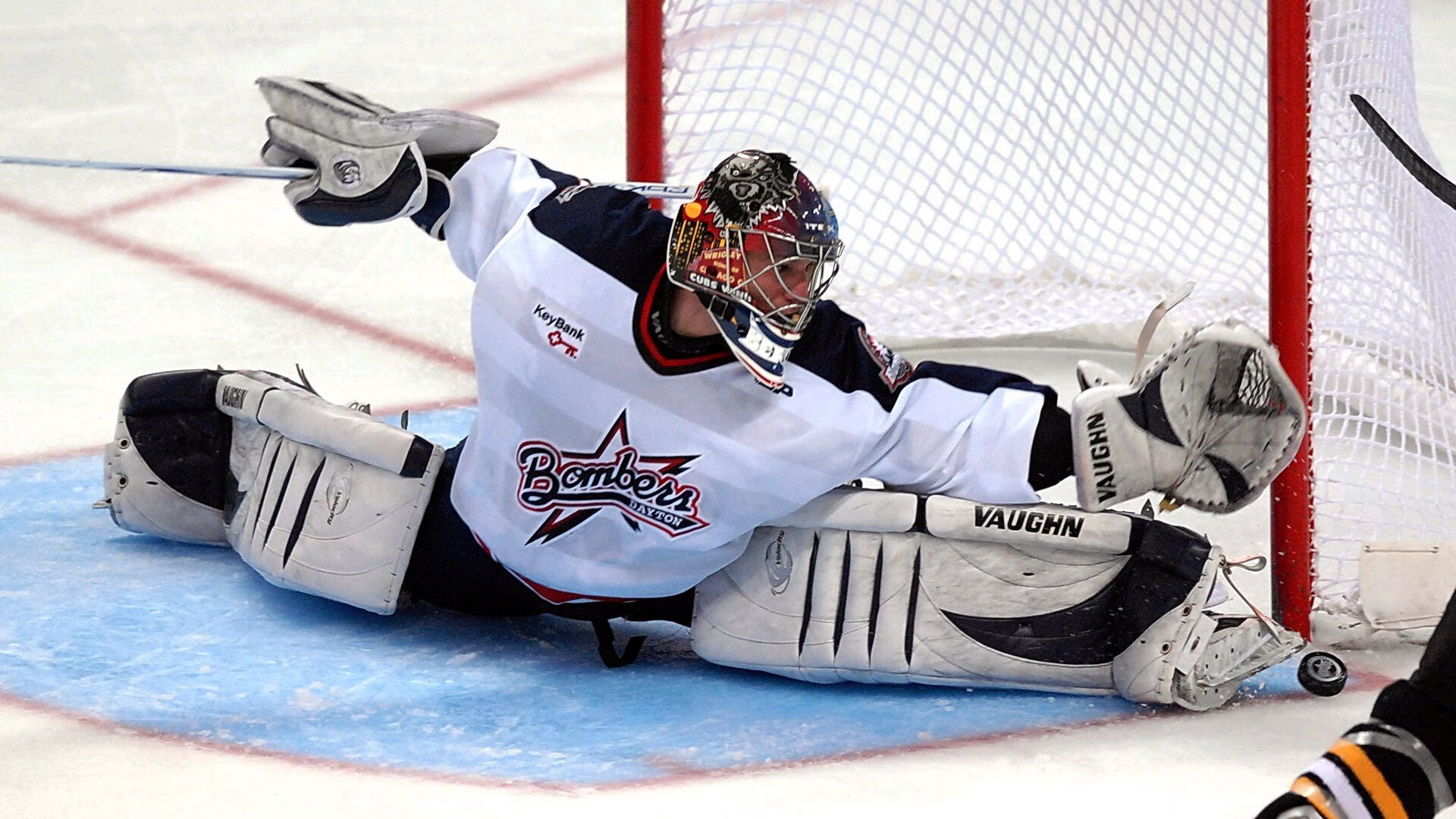 澳门官方六合彩-黑马奔腾，新星闪耀，哈斯绝地反击，皮亚斯特里上演超车秀